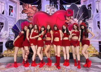 TWICE Lança Novo Álbum e Planeja Turnê Mundial com Palco 360° – E Agradece a BTS