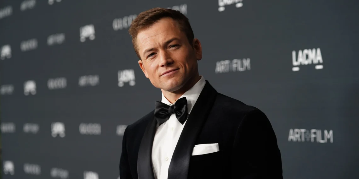 Taron Egerton Afasta Rumores e Descarta Viver James Bond: ‘Sou Bagunçado Demais Para Isso