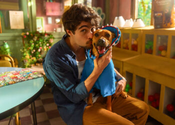 Caramelo: Netflix Divulga Primeiras Imagens e Pôster do Filme Emocionante com Rafael Vitti e o Vira-Lata Amendoim