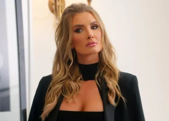 Ninguém Quer: Desfecho da 2ª Temporada Explicado – O Casal Enfrenta a Fé e o Futuro