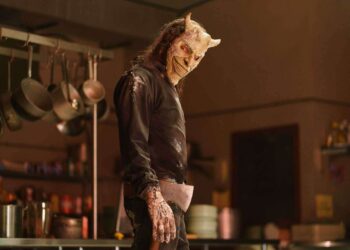 O Telefone Preto 2: Como a Sequência Supera o Original com Terror Psicológico e Profundidade Emocional