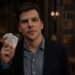 Jesse Eisenberg Surpreende com Mágica em Nova York para Promover “Truque de Mestre 3”