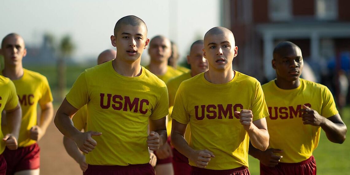 Netflix Cancela Série “Boots”: Polêmica com o Pentágono e Audiência Não Evitam Fim Após 1ª Temporada